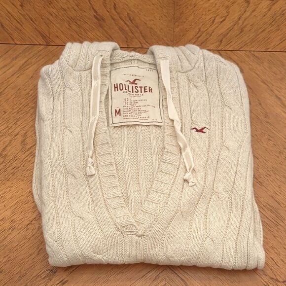 Hollister Sweaters - Y2K Hollister Women's Cable Knit Hooded V-Neck Sweater in Cream Bella Babydoll